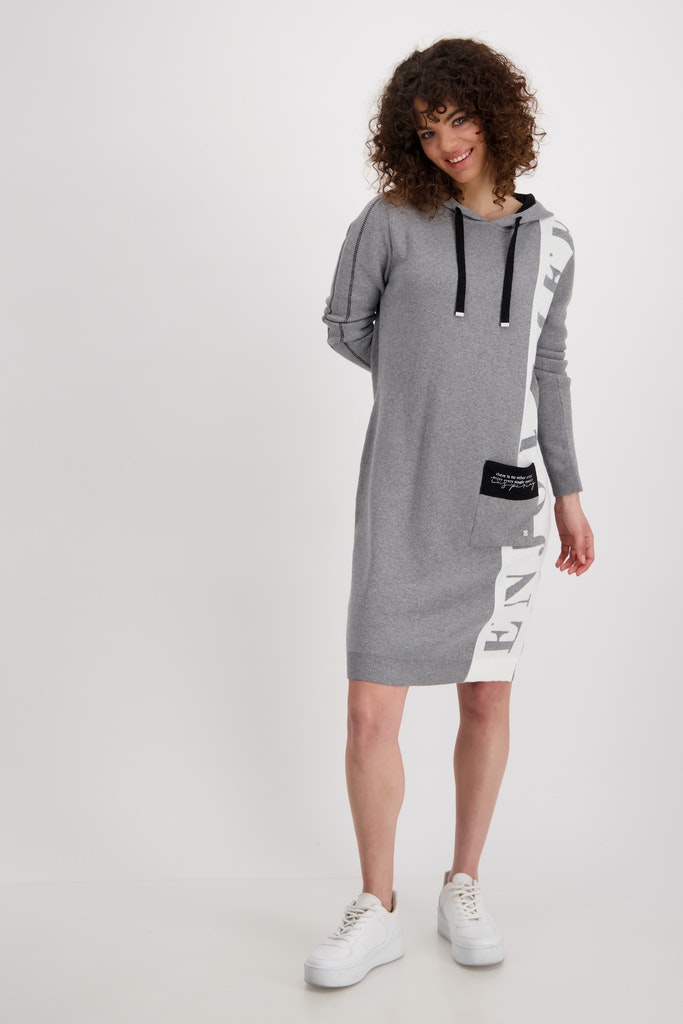 MONARI Midi Strick Kleid mit Kapuze und aufgesetzter Tasche - Mode Wendeln  Shop