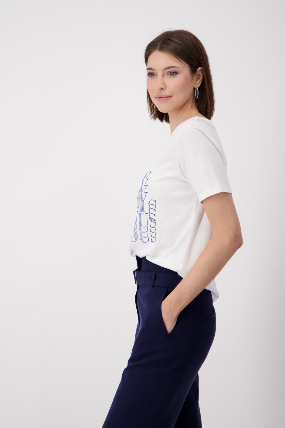 MONARI Damen T-Shirt mit Strassschrift in Weiß