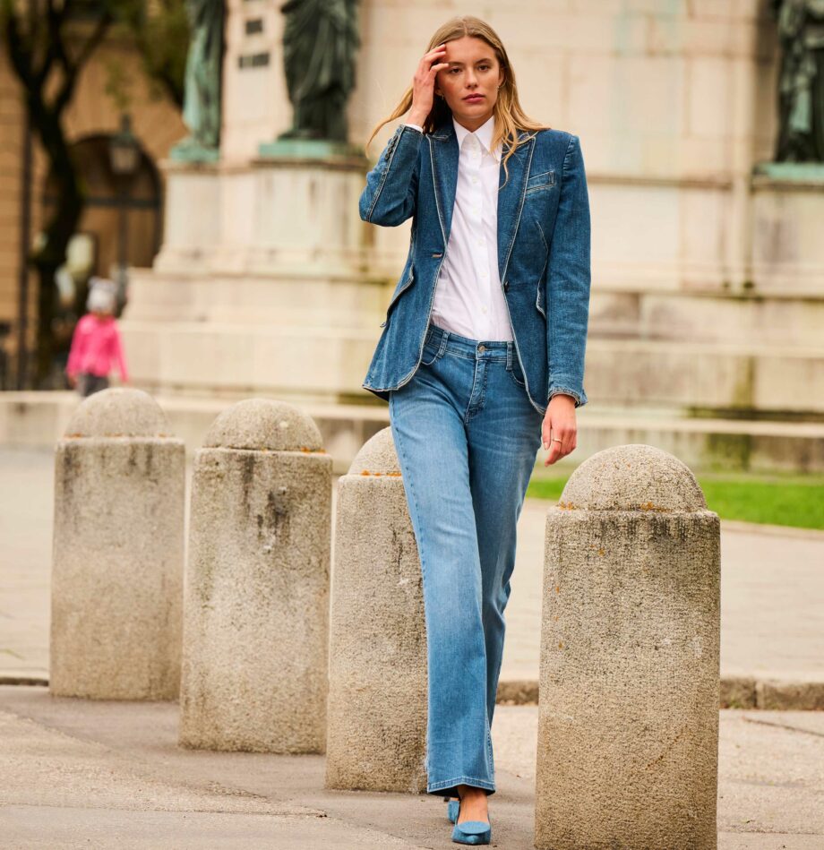 MAC Damenjeans LAURA, ausgestellte Jeans, Stretch in hellblau und dunkelblau