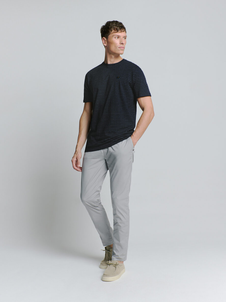 NO EXCESS Herren T-Shirt mit Rundhalsausschnitt in Dunkelblau mit feinem Streifenmuster