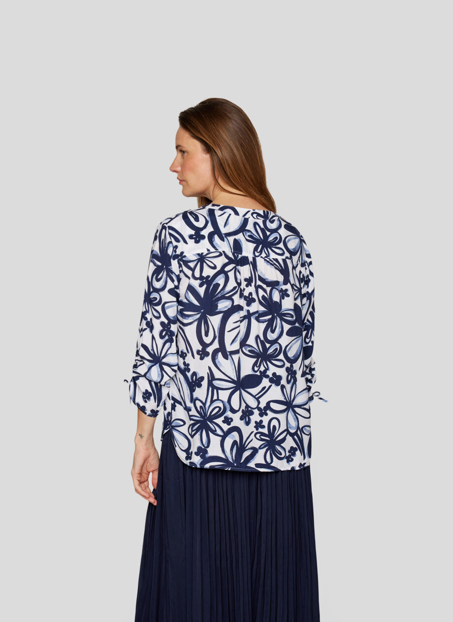 RABE Damebluse mit blau-weißem Print und Tunika-Kragen
